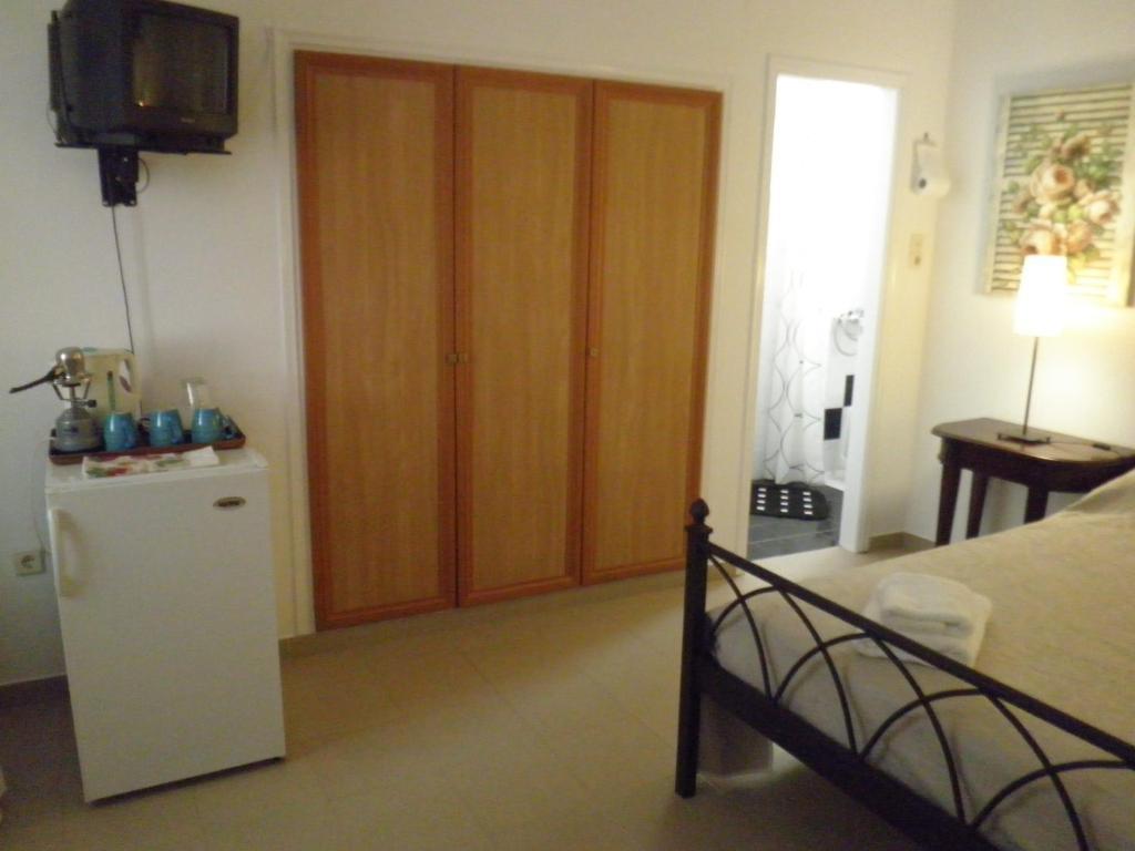Pension Moschoula Platis Gialos  Rum bild