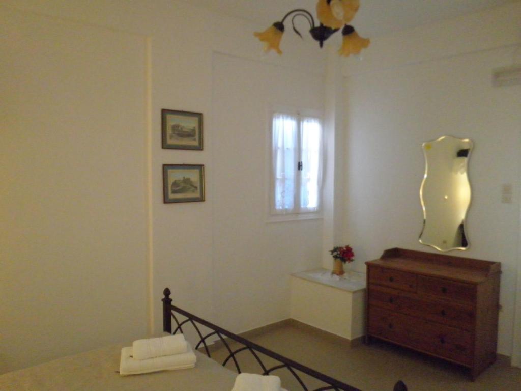 Pension Moschoula Platis Gialos  Rum bild