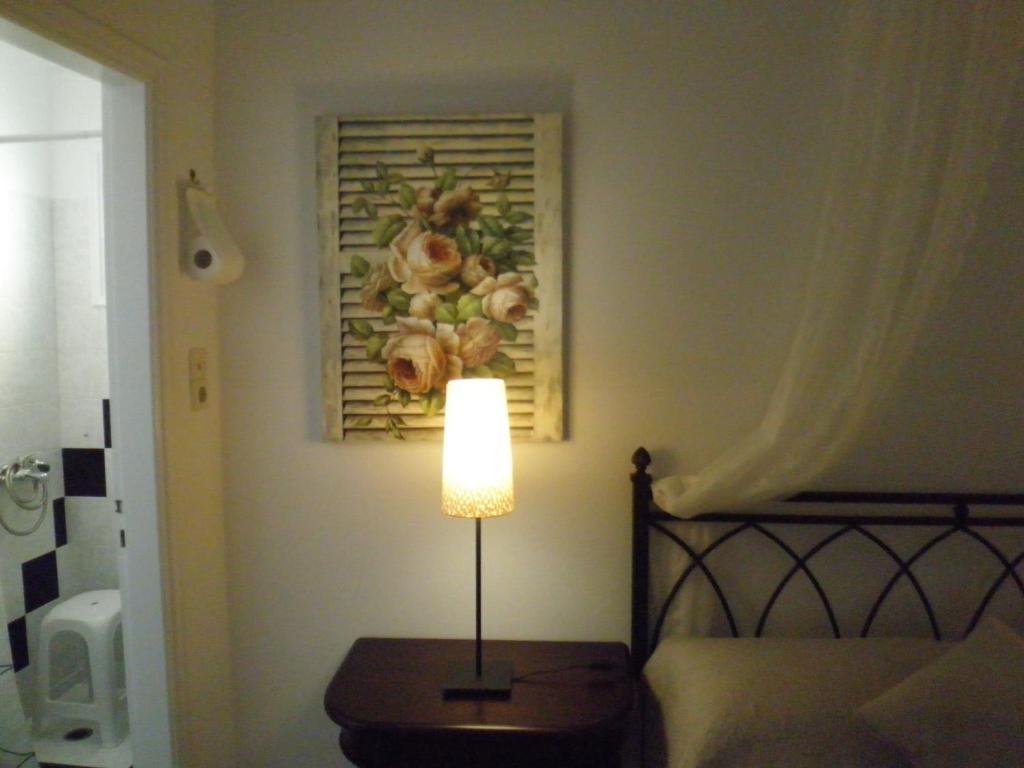 Pension Moschoula Platis Gialos  Rum bild