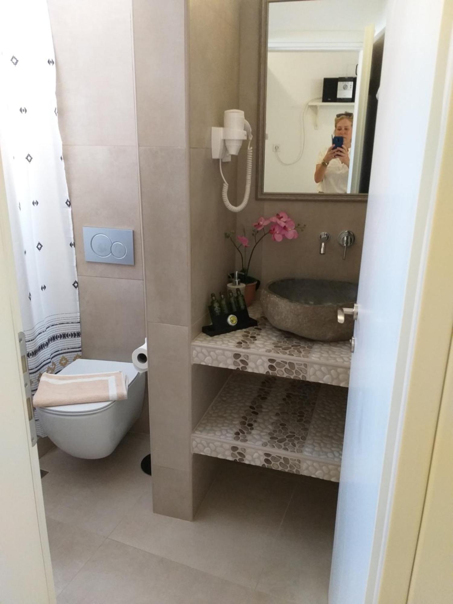Pension Moschoula Platis Gialos  Rum bild